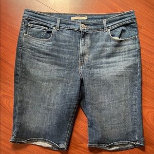 Levi’s Classic Bermuda Denim Shorts light‎ blue wash size 32